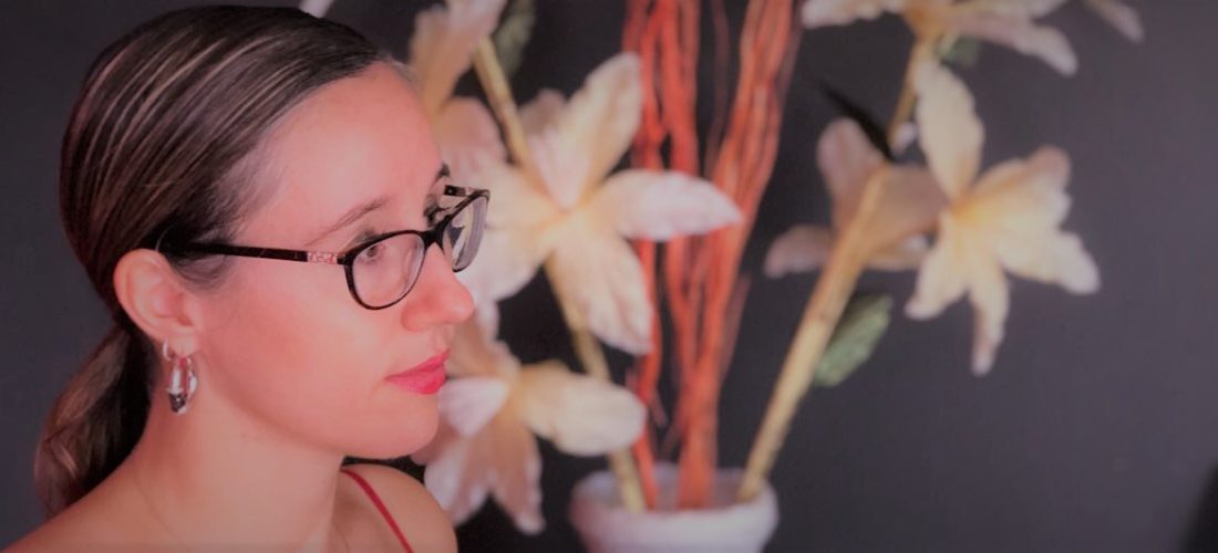 Jen Ross portrait with flowers